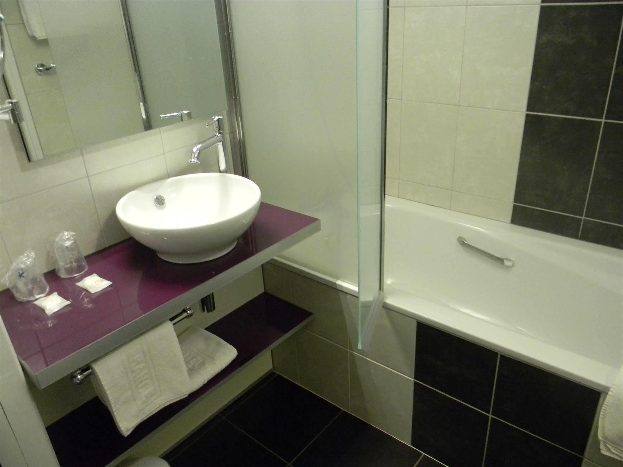 Brit Hotel Cahors - Le Valentre Екстериор снимка